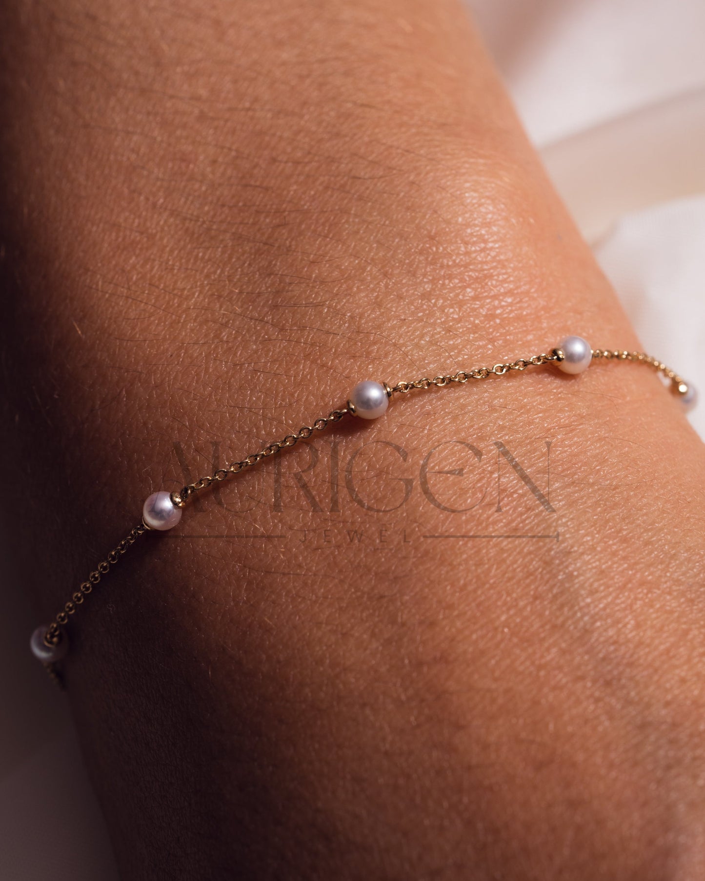 Classic Freshwater Pearl Bracelet in 14k Solid Gold