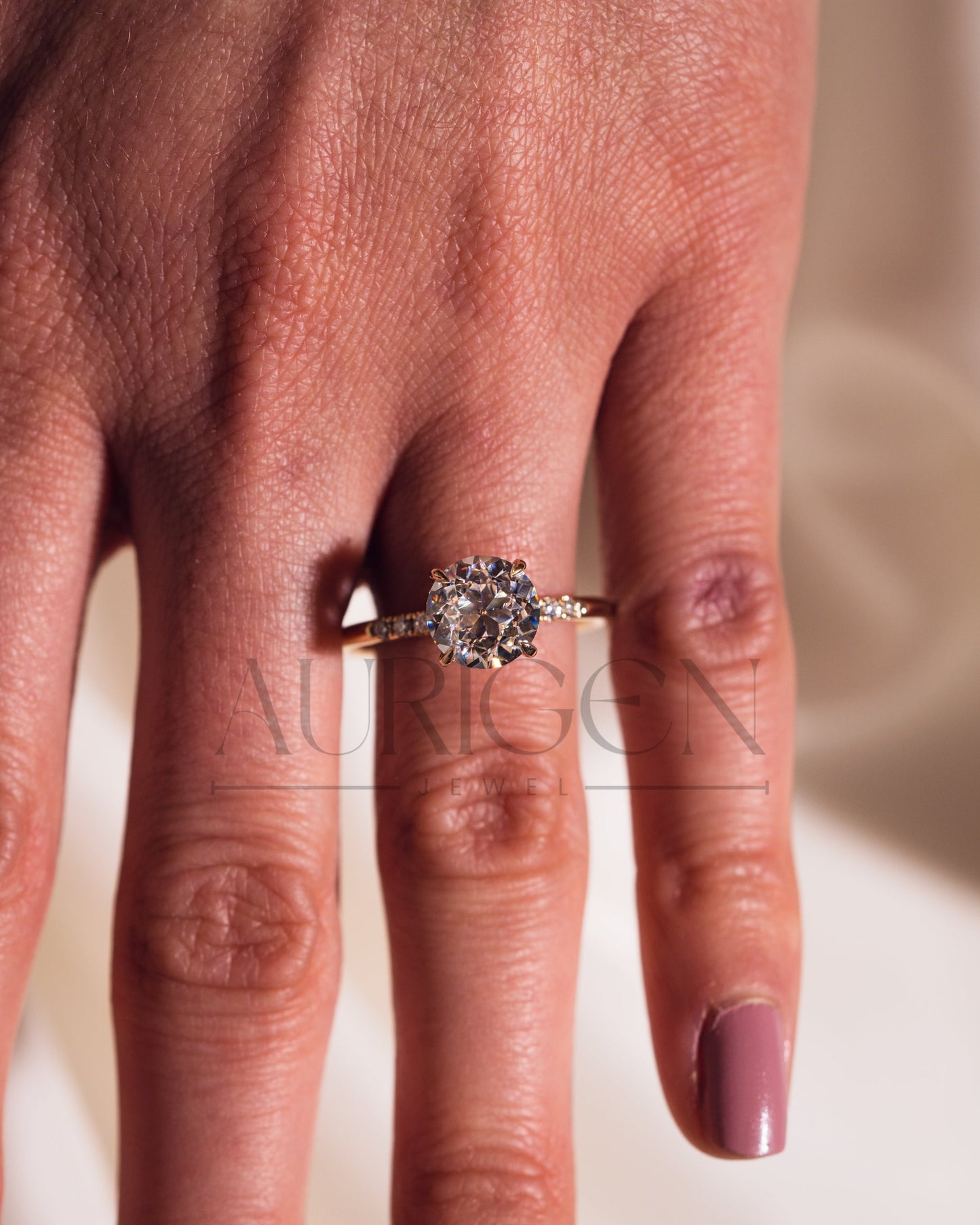 Solitaire Round Cut Engagement Ring-Lab Grown and Moissanite Diamond