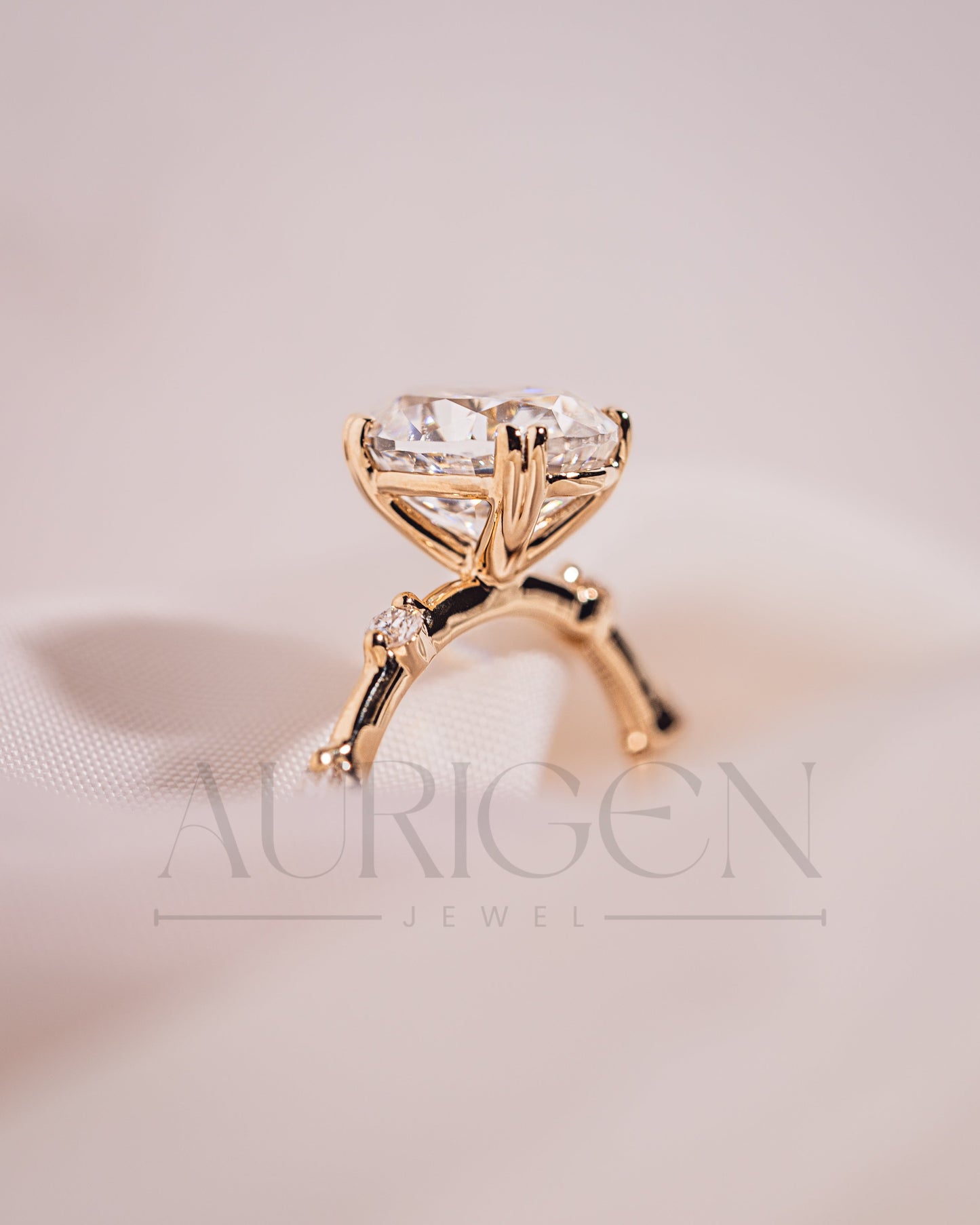 Crushed Ice Oval Cut Moissanite and Lab Grown Diamond Flush Set Engagement Ring