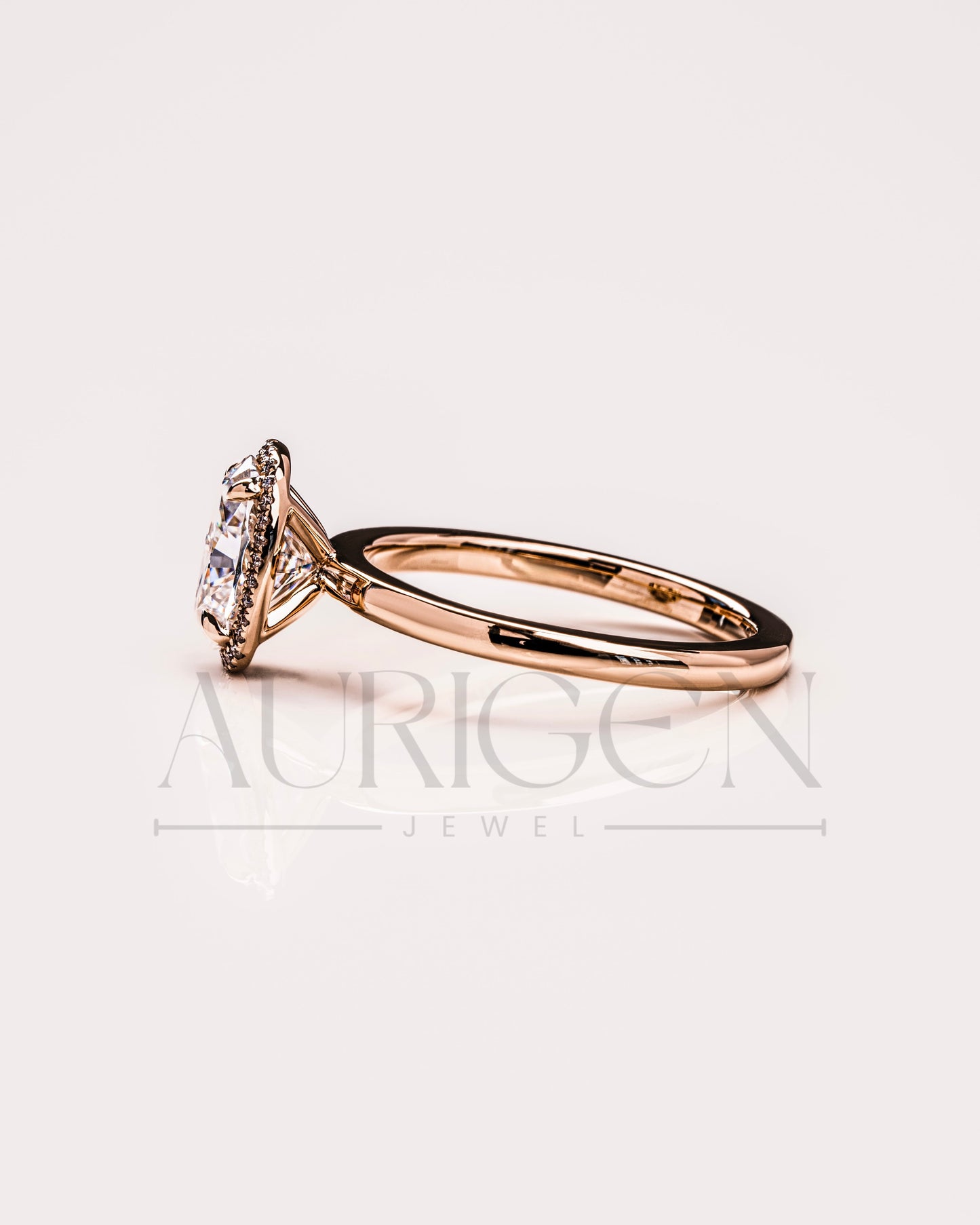 Sparkling Oval Cut Moissanite and Lab Grown Diamond Halo Ring - 14K Solid Gold