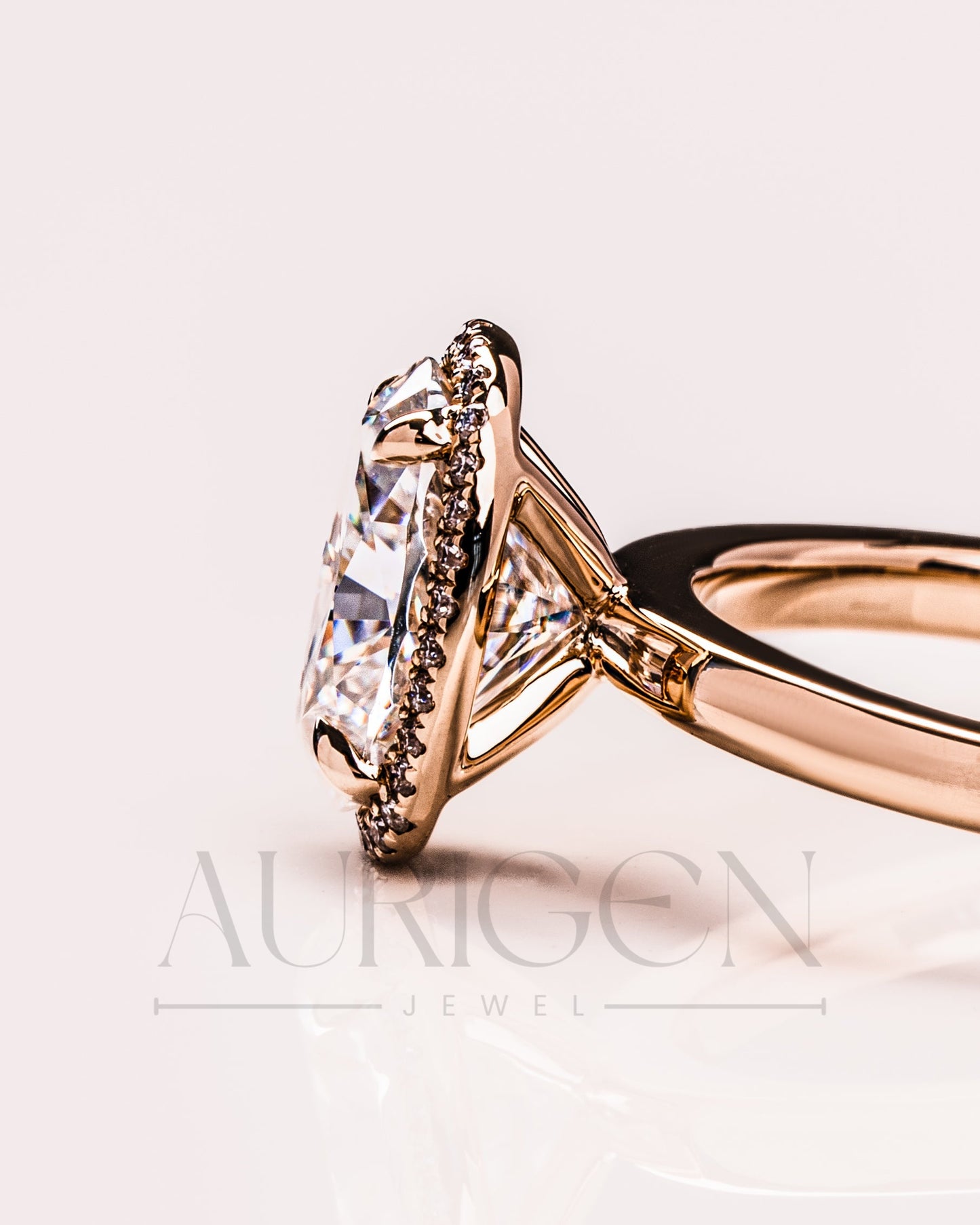 Sparkling Oval Cut Moissanite and Lab Grown Diamond Halo Ring - 14K Solid Gold