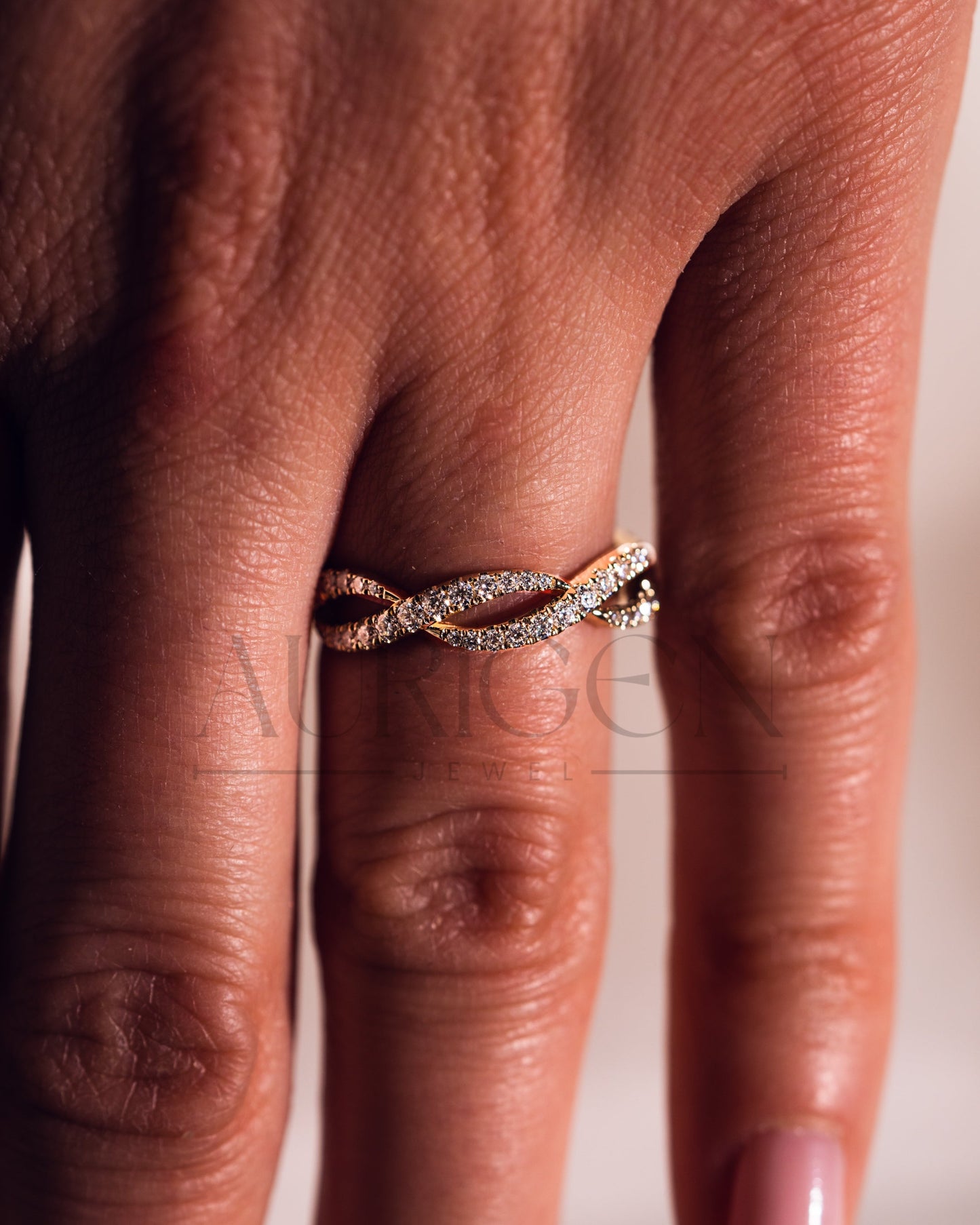 Infinity Style Sparkle Band – Round Cut Moissanite and Lab Grown Diamond