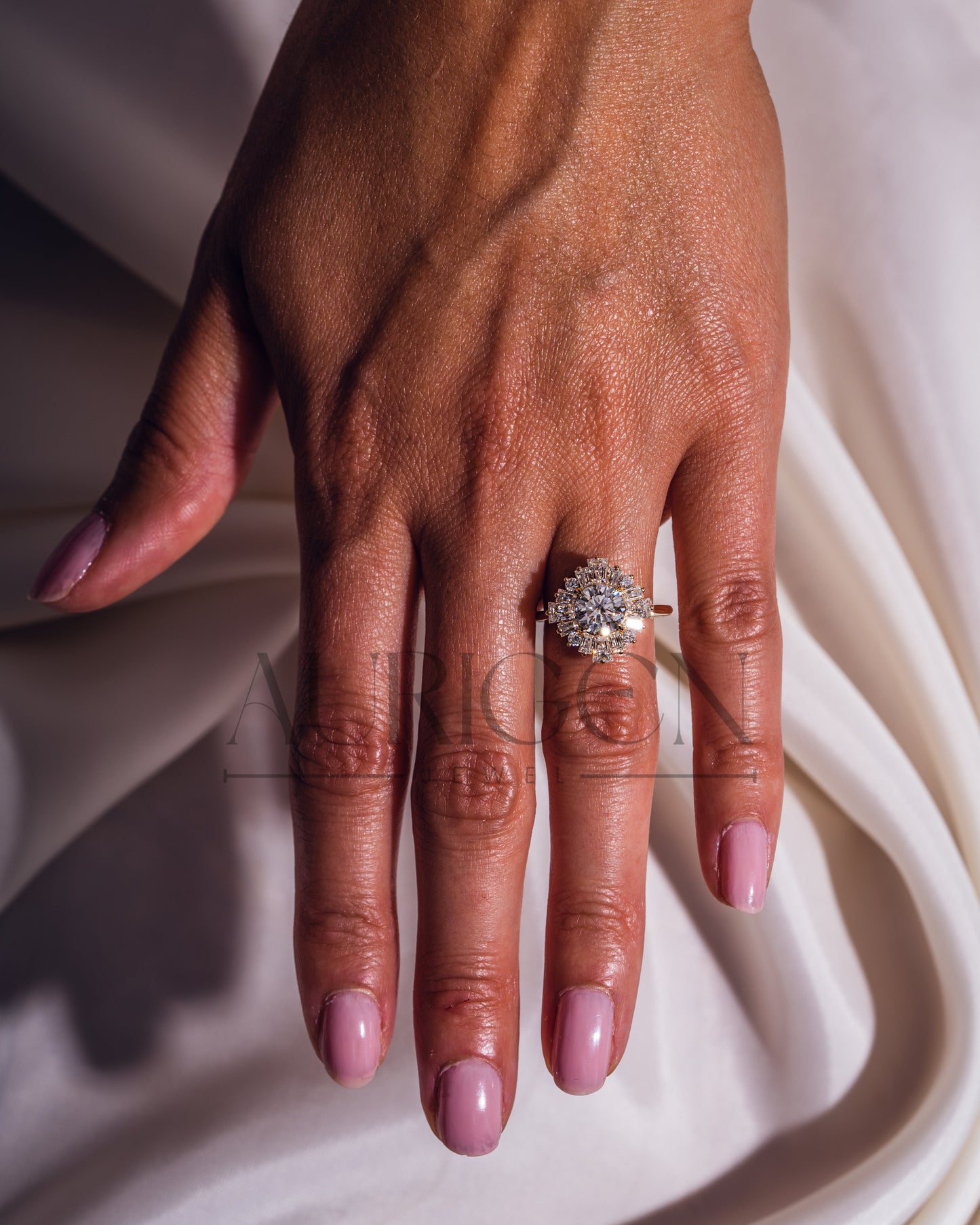 Vintage-Inspired Round Cut Moissanite & Lab Grown Diamond Sunburst Halo Ring