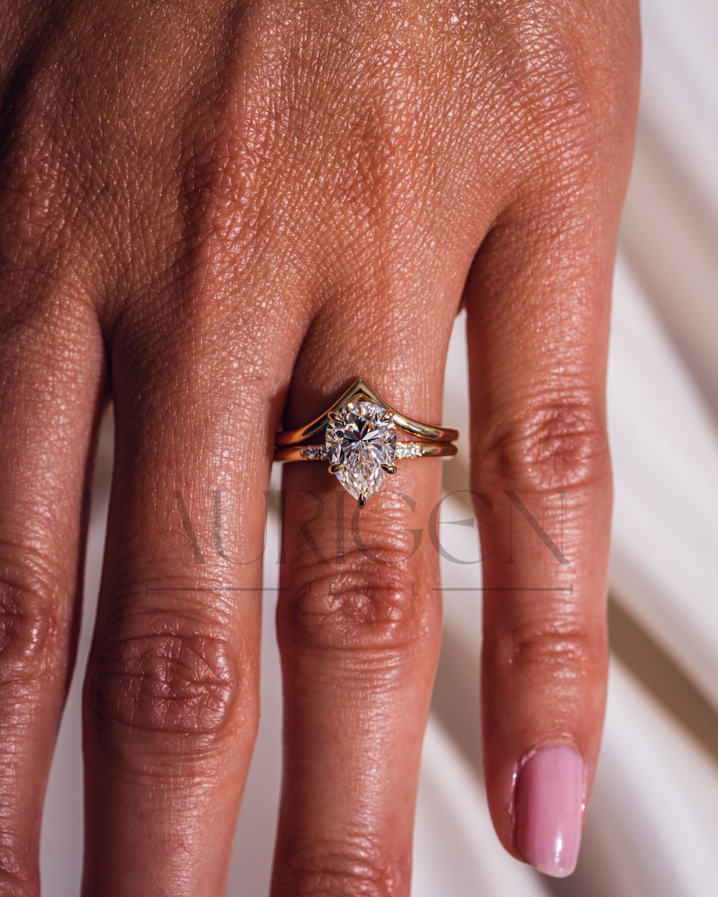 5-Prong Pear Cut Moissanite and Lab Diamond Ring Set with Chevron Band – 14K Solid Gold