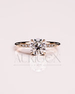Solitaire Round Cut Engagement Ring-Lab Grown and Moissanite Diamond
