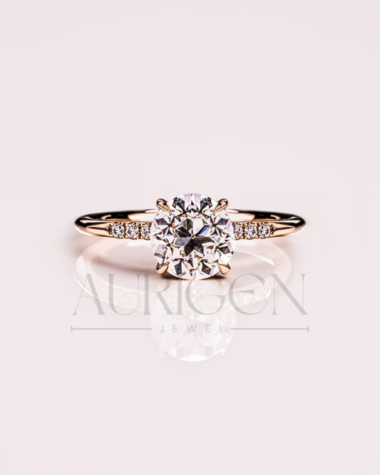 Solitaire Round Cut Engagement Ring-Lab Grown and Moissanite Diamond