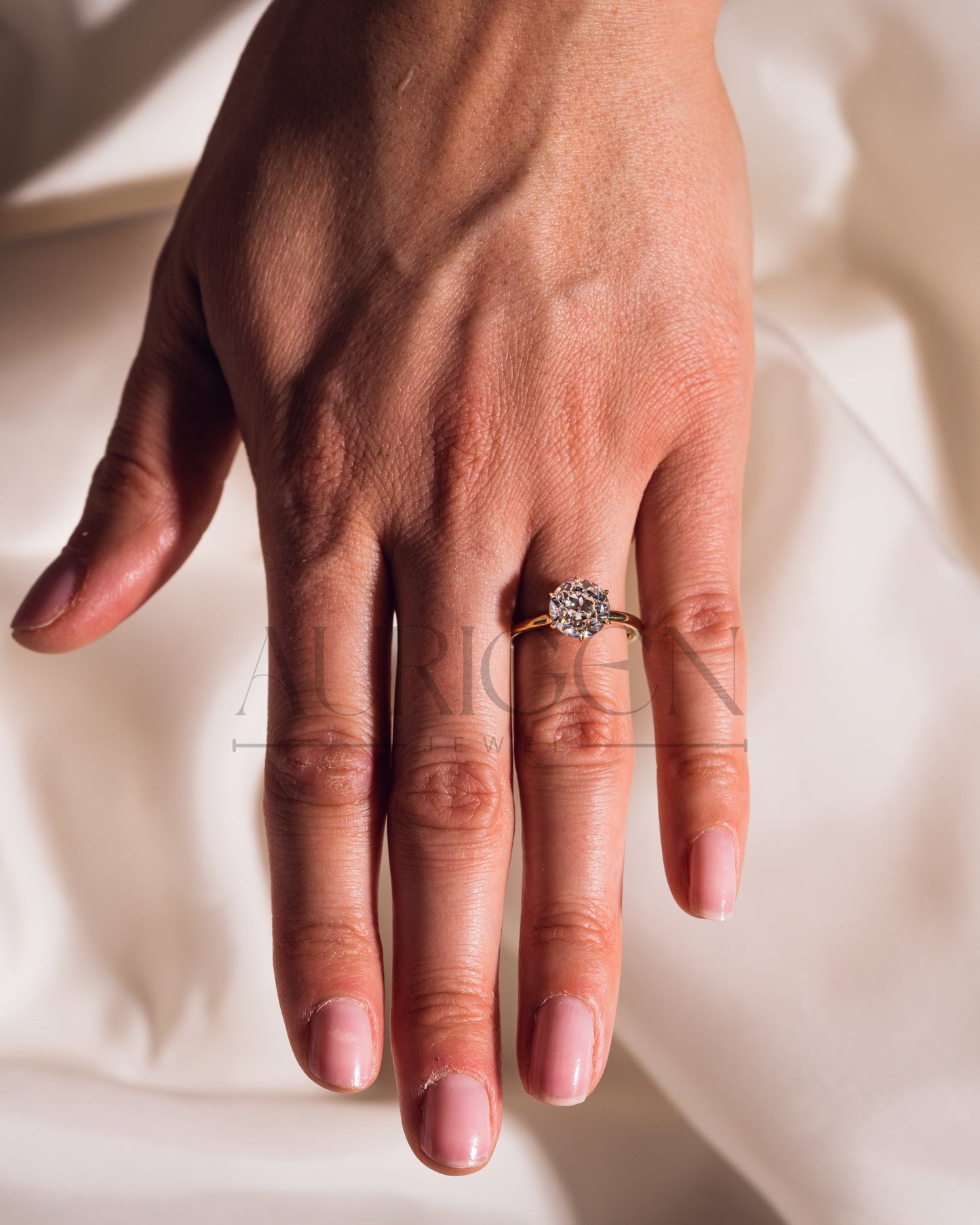 Classic Round Cut Solitaire Ring in 14K Solid Gold-Lab Grown and Moissanite Diamond